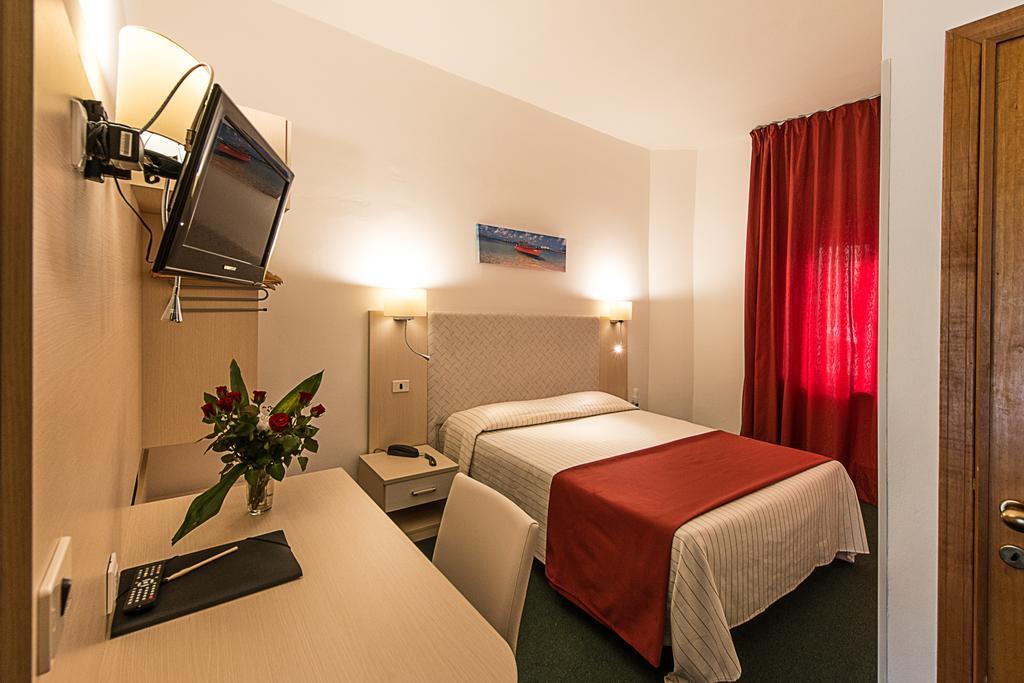 Hotel Ariston Piombino Cameră foto
